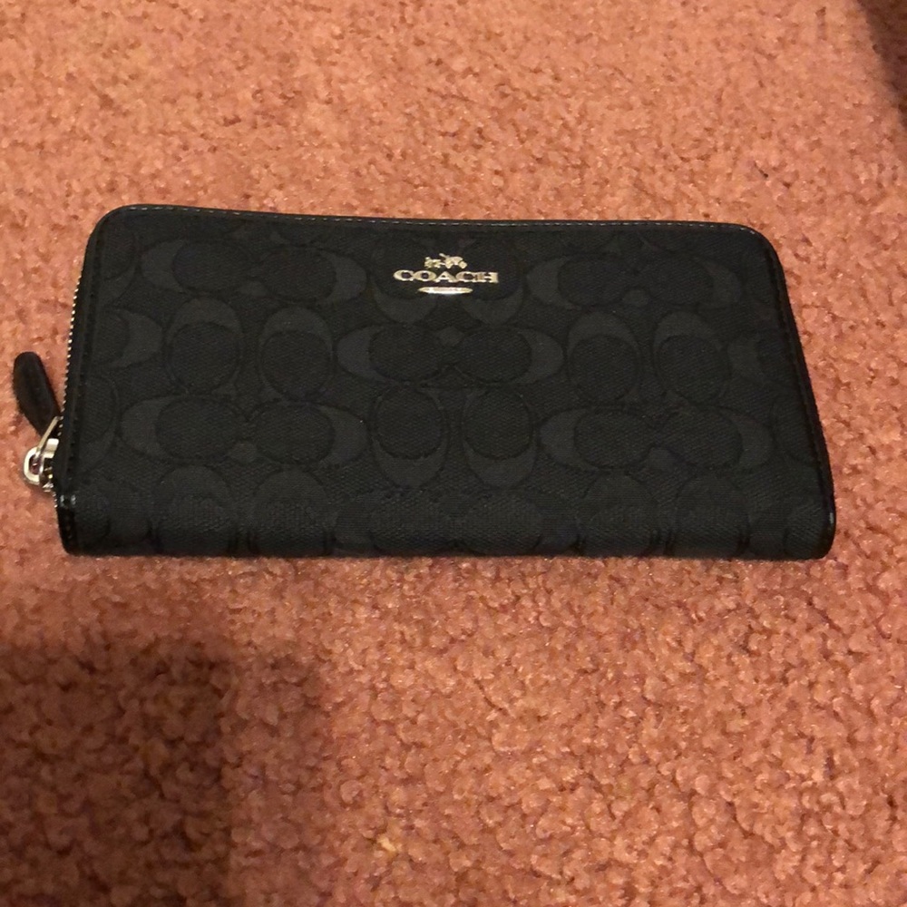 Coach🥳Hp🥳New York Wallet - Picture 1 of 8